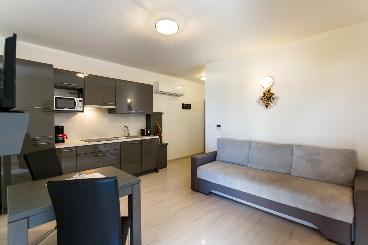 Aria Apartment *